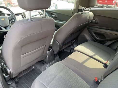 Used 2021 Chevrolet Trax LS w/ Tint and Cruise Package FWD image 19
