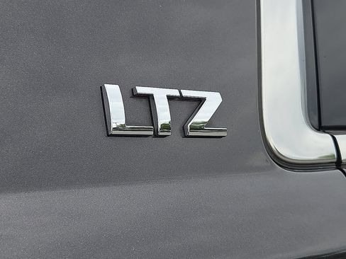 Used 2016 Chevrolet Tahoe LTZ AWD/4WD image 8