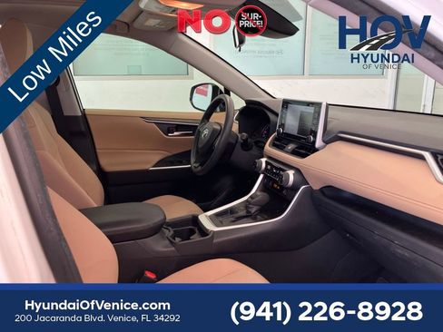 Used 2019 Toyota RAV4 XLE w/ Convenience Package FWD image 14