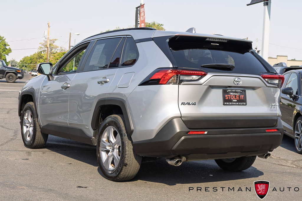 Used 2025 Toyota RAV4 XLE AWD/4WD image 15