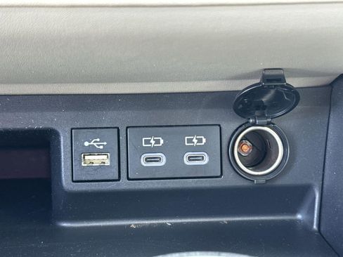 Used 2023 Toyota Highlander Limited image 26