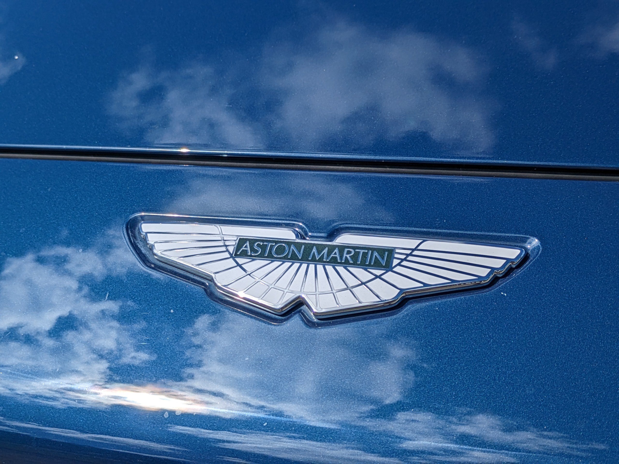 Used 2024 Aston Martin DBX AWD/4WD image 13