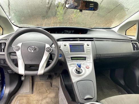 Used 2015 Toyota Prius Two image 19