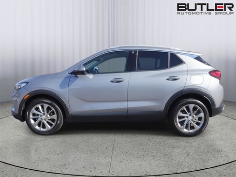 Used 2023 Buick Encore GX Essence w/ Experience Buick Package image 7