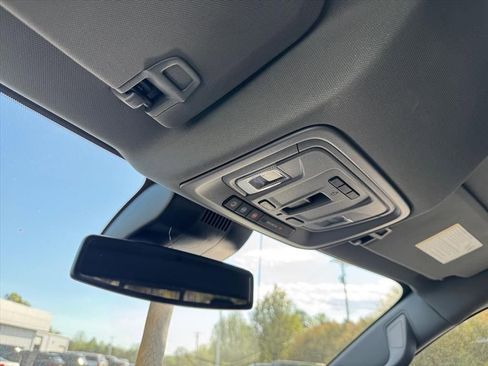 Used 2025 Chevrolet Silverado 1500 LTZ image 28