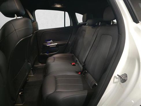 Used 2021 Mercedes-Benz GLA 250 4MATIC image 15