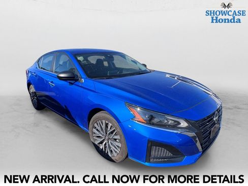 Used 2025 Nissan Altima 2.5 SV FWD image 6