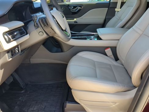 Used 2023 Lincoln Aviator Reserve w/ Elements Package Plus image 11