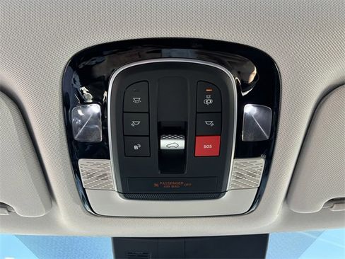 Used 2022 Jeep Wrangler Unlimited Sport image 32