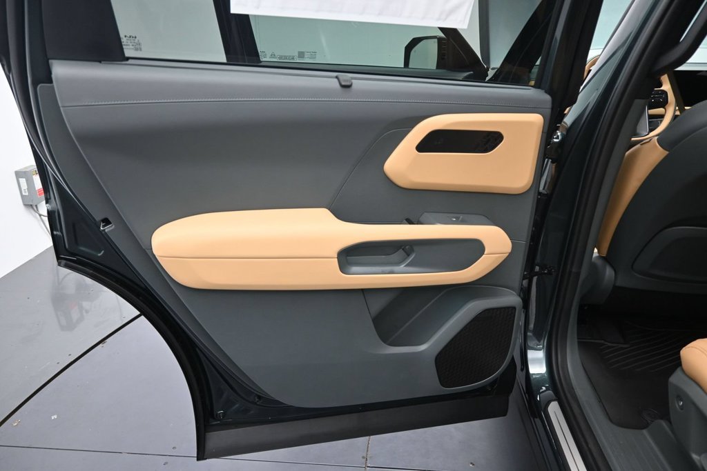 New 2027 Kia Telluride SX X-Line AWD/4WD image 17