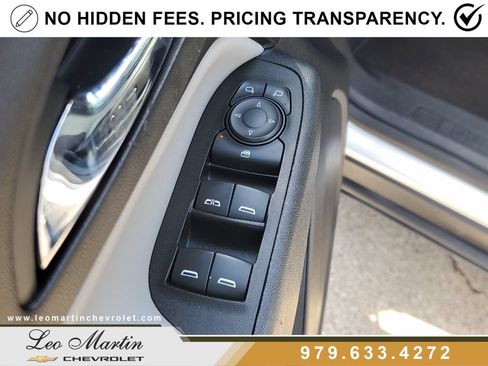 Used 2022 Chevrolet Equinox LS w/ LS Convenience Package FWD image 17