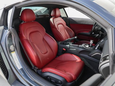 Used 2014 Audi R8 V8 w/ Enhanced Leather Package AWD/4WD image 22