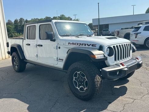 Used 2023 Jeep Gladiator Mojave w/ Trailer Tow Package AWD/4WD image 4
