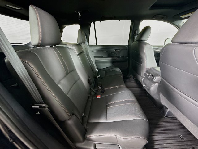 Used 2025 Honda Passport TrailSport image 32