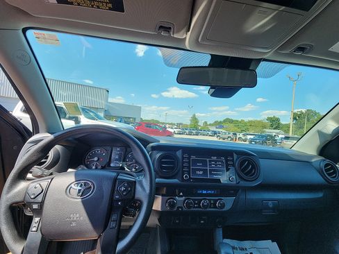 Used 2021 Toyota Tacoma SR AWD/4WD image 17