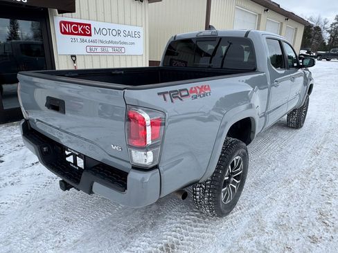 Used 2021 Toyota Tacoma TRD Sport image 3