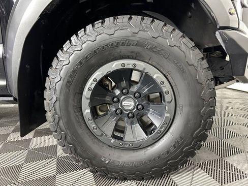 Used 2018 Ford F150 Raptor w/ Equipment Group 802A Luxury image 8