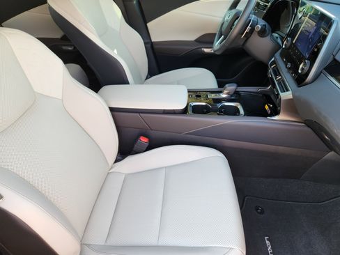 Used 2024 Lexus RX 350 FWD image 14