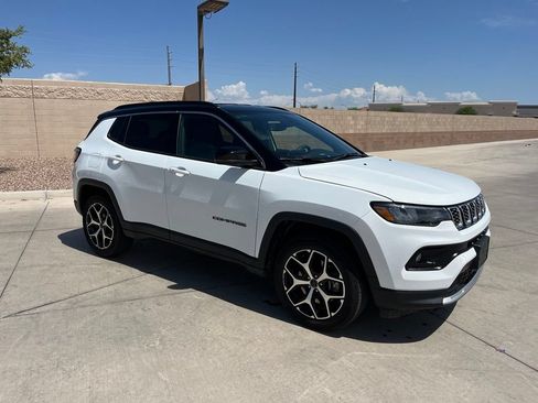 Used 2025 Jeep Compass Limited AWD/4WD image 4