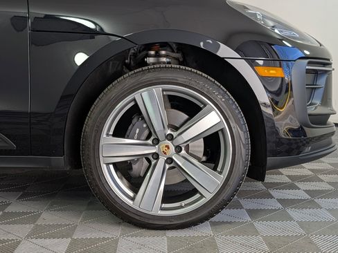 Used 2025 Porsche Macan image 14