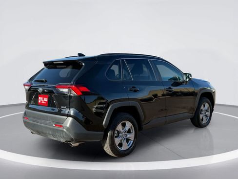Used 2025 Toyota RAV4 XLE AWD/4WD image 5