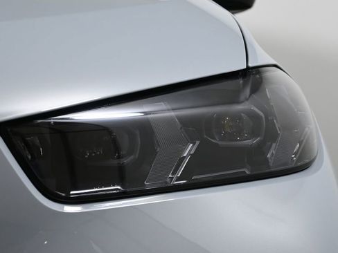 Certified 2025 BMW X5 xDrive50e w/ M Sport Package image 11