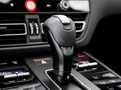 Used 2025 Porsche Macan image 22