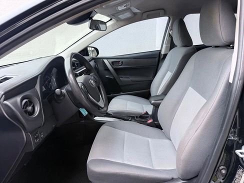 Used 2018 Toyota Corolla L image 2