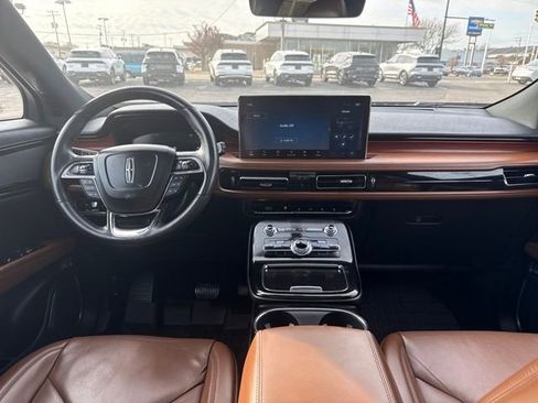 Certified 2023 Lincoln Nautilus Reserve image 17