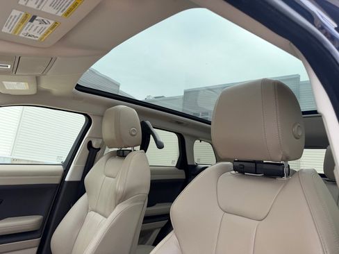 Used 2019 Land Rover Range Rover Evoque SE AWD/4WD image 13