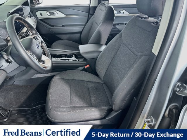 Used 2025 Ford Explorer Active AWD/4WD image 19
