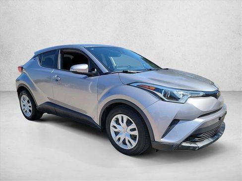 Used 2019 Toyota C-HR LE FWD image 3