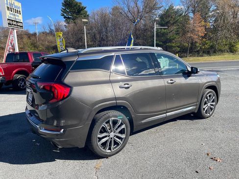 Used 2019 GMC Terrain Denali w/ Comfort Package image 8
