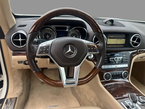 Used 2013 Mercedes-Benz SL 550 image 32
