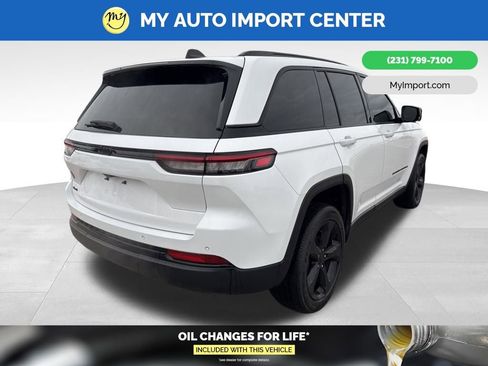 Used 2023 Jeep Grand Cherokee Altitude image 7