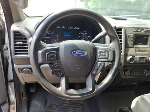 Used 2019 Ford F550 2WD Regular Cab Super Duty image 8