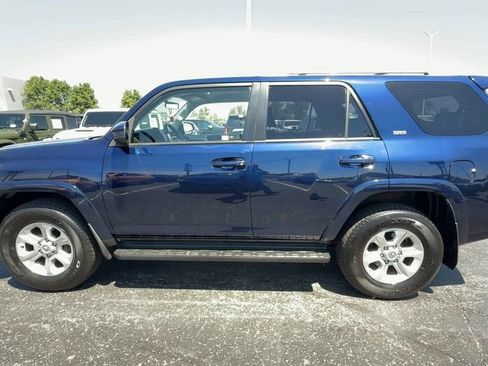 Used 2016 Toyota 4Runner SR5 AWD/4WD image 5