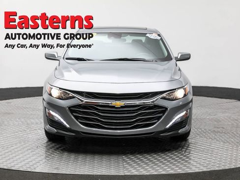 Used 2024 Chevrolet Malibu LT image 2