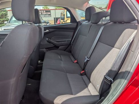 Used 2017 Ford Focus SE FWD image 15