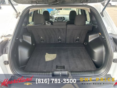 Used 2019 Jeep Cherokee Latitude w/ Popular Appearance Group image 41