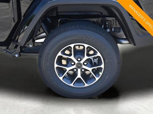 New 2025 Jeep Gladiator Sport AWD/4WD image 9