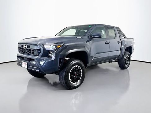 Used 2025 Toyota Tacoma TRD Off-Road AWD/4WD image 2