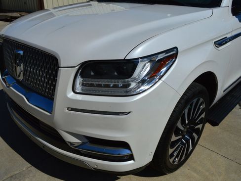 Used 2019 Lincoln Navigator Reserve w/ Cargo Package AWD/4WD image 3