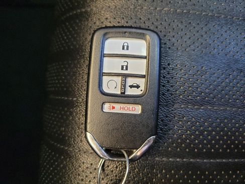 Used 2019 Honda Accord Touring image 32