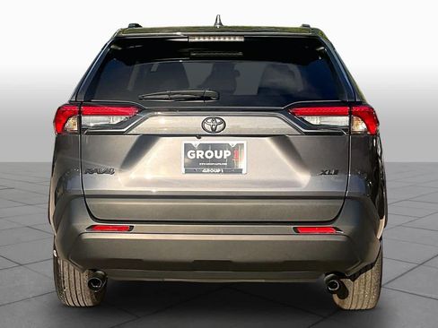 Used 2025 Toyota RAV4 XLE w/ Convenience Package FWD image 5