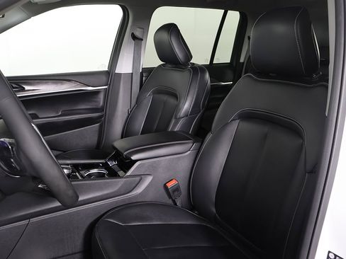 Used 2023 Jeep Grand Cherokee Limited image 26