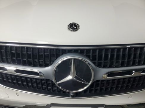 Used 2023 Mercedes-Benz GLC 300 image 10
