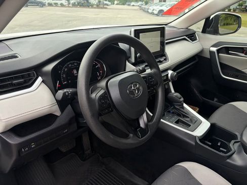 Used 2025 Toyota RAV4 XLE w/ Convenience Package FWD image 9