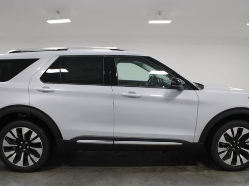 New 2026 Ford Explorer Platinum w/ LUX Leather Package AWD/4WD image 11