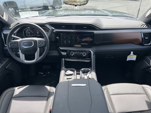New 2025 GMC Sierra 2500 Denali w/ Denali Reserve Package image 8